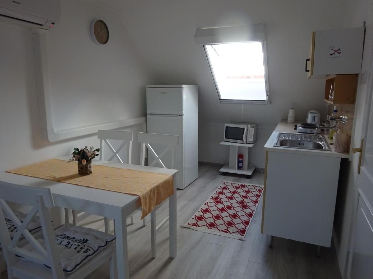 Appartamento Era Apartman Harkány Esterno foto