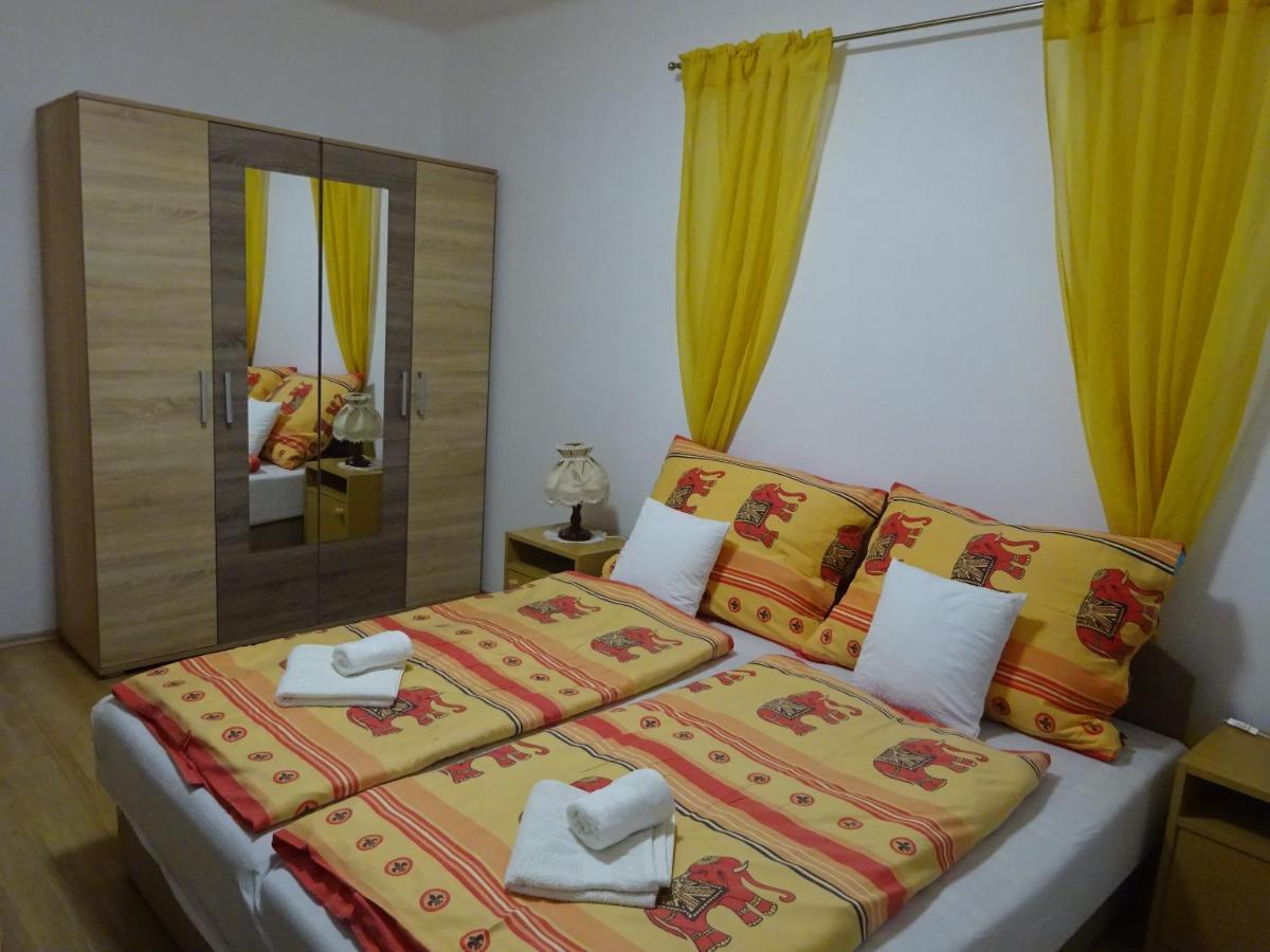 Appartamento Era Apartman Harkány Esterno foto