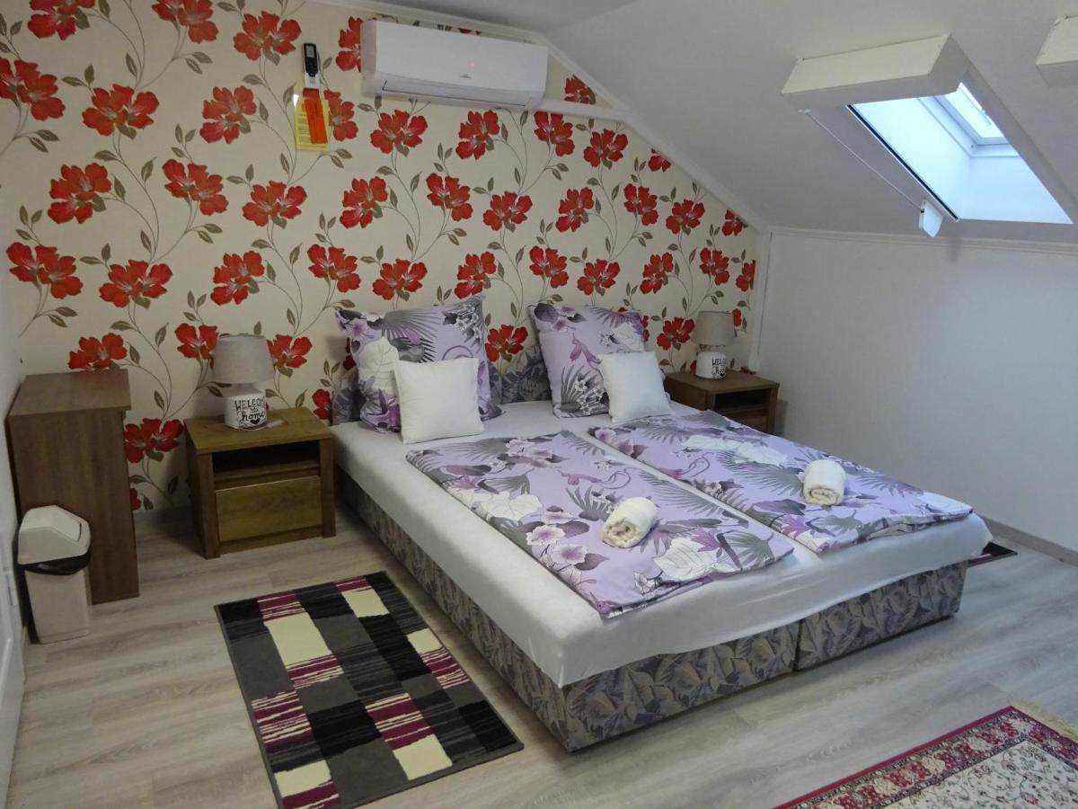 Appartamento Era Apartman Harkány Esterno foto