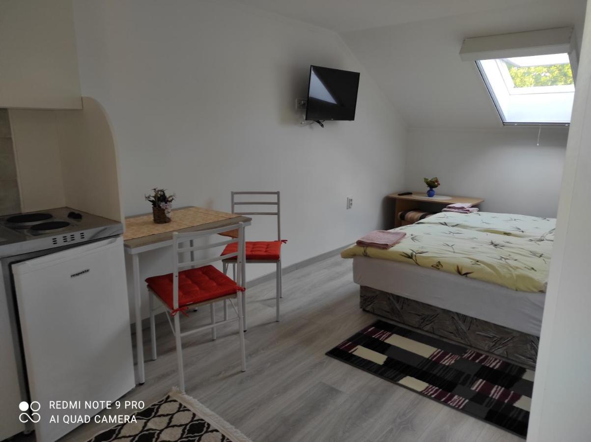 Appartamento Era Apartman Harkány Esterno foto