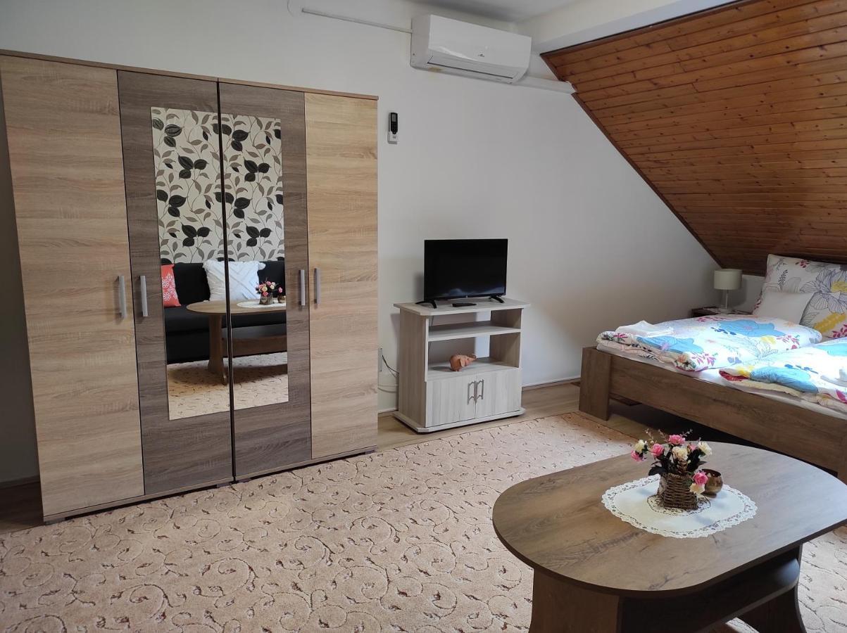 Appartamento Era Apartman Harkány Esterno foto
