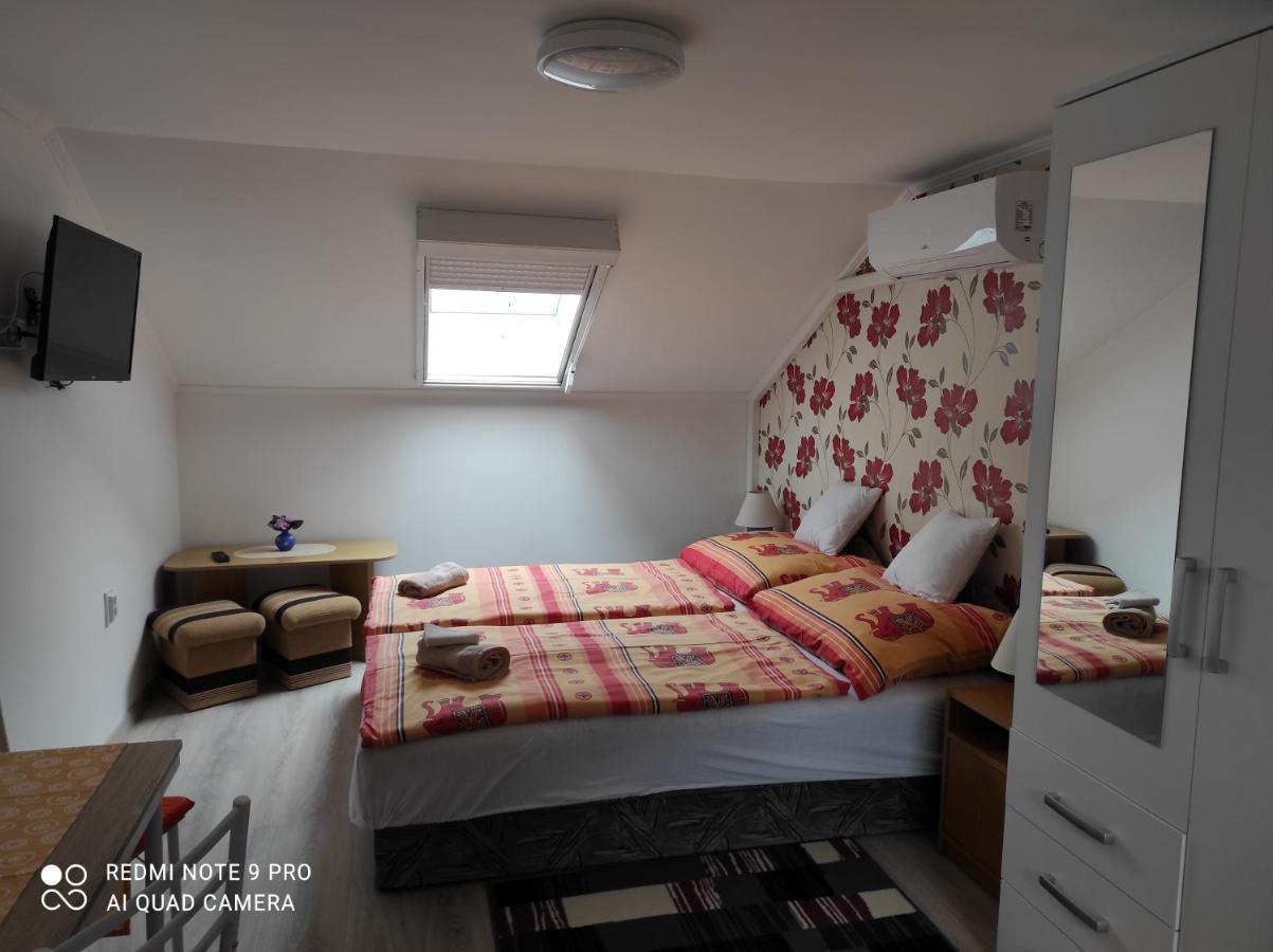 Appartamento Era Apartman Harkány Esterno foto